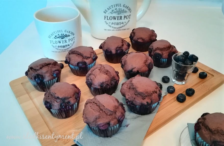 Muffinki kakaowe z borówkami (vege)