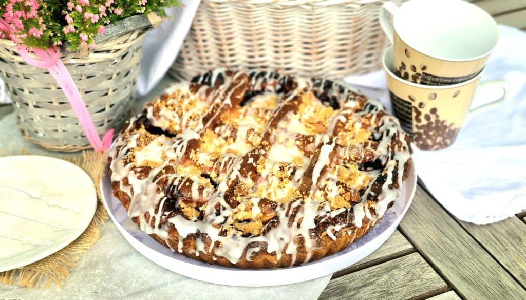 Tarta drożdżowa ze śliwkami